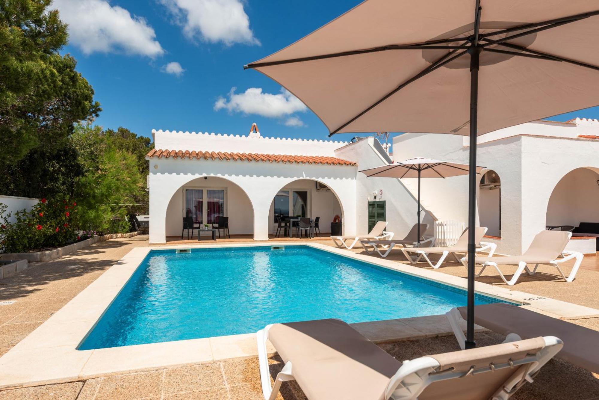 Villa Panorama Cala En Porter  Rum bild